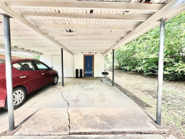 Building Photo - 2614 Denison St