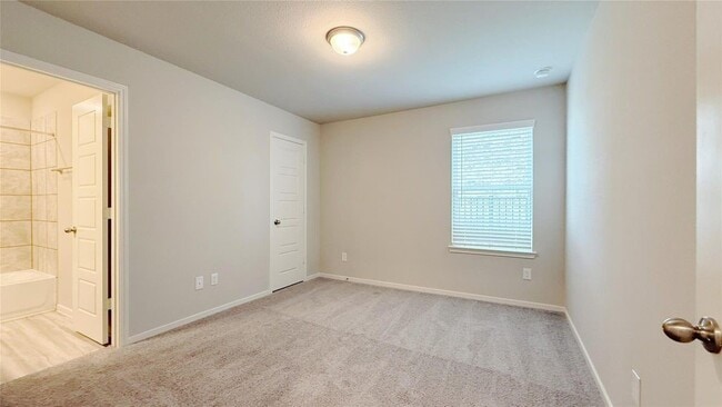 Building Photo - 27315 Blue Pool Dr