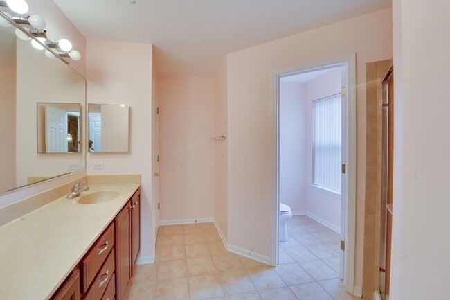 Building Photo - 1838 Crenshaw Cir