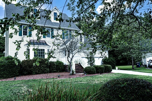 Building Photo - 1004 Somerset Ct
