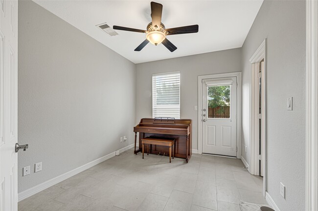 Building Photo - 2815 King's Retreat Cir