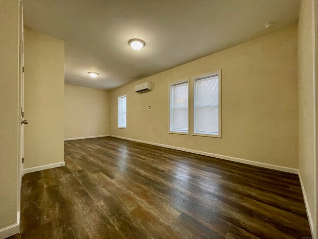 Building Photo - 14 Dwight St