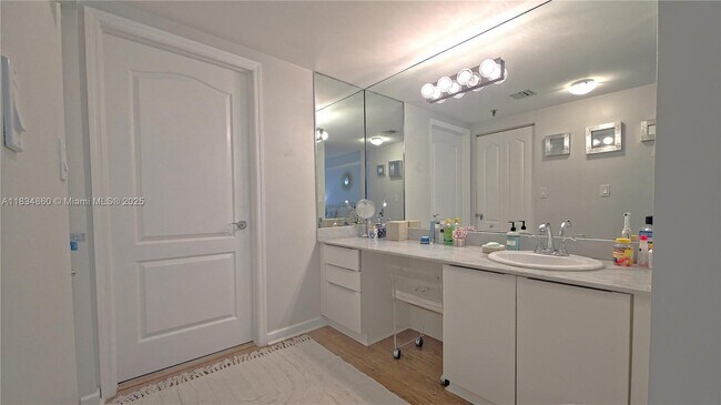 Building Photo - 9455 Collins Ave