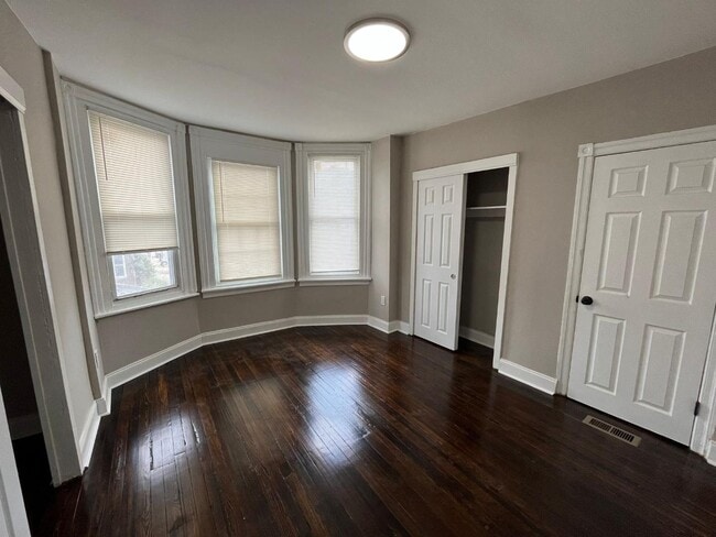 Building Photo - 2314 S 66th St