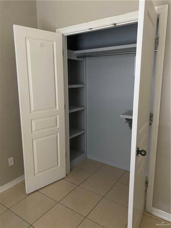 Building Photo - 19 Scottland Dr