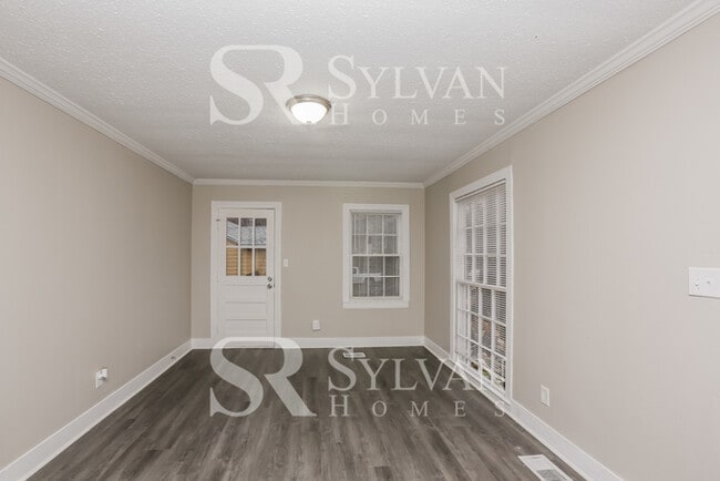 Building Photo - Enjoy living the good life in this 4 bedroom, 2 bathroom home