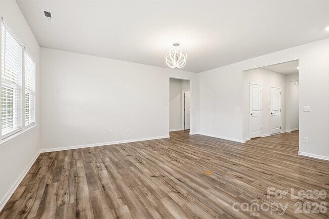 Building Photo - 162 White Apple Wy