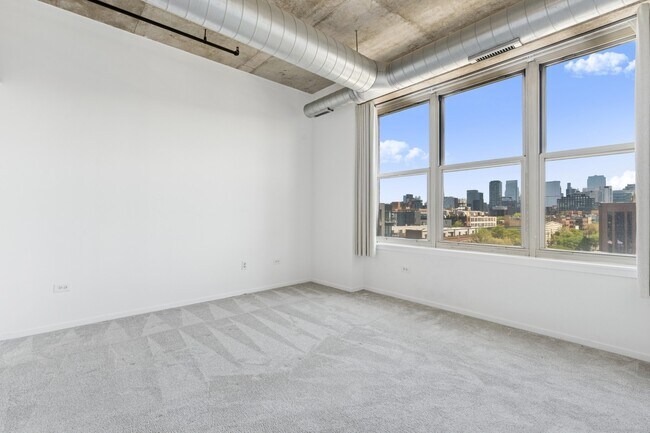 Building Photo - 6 S Laflin St