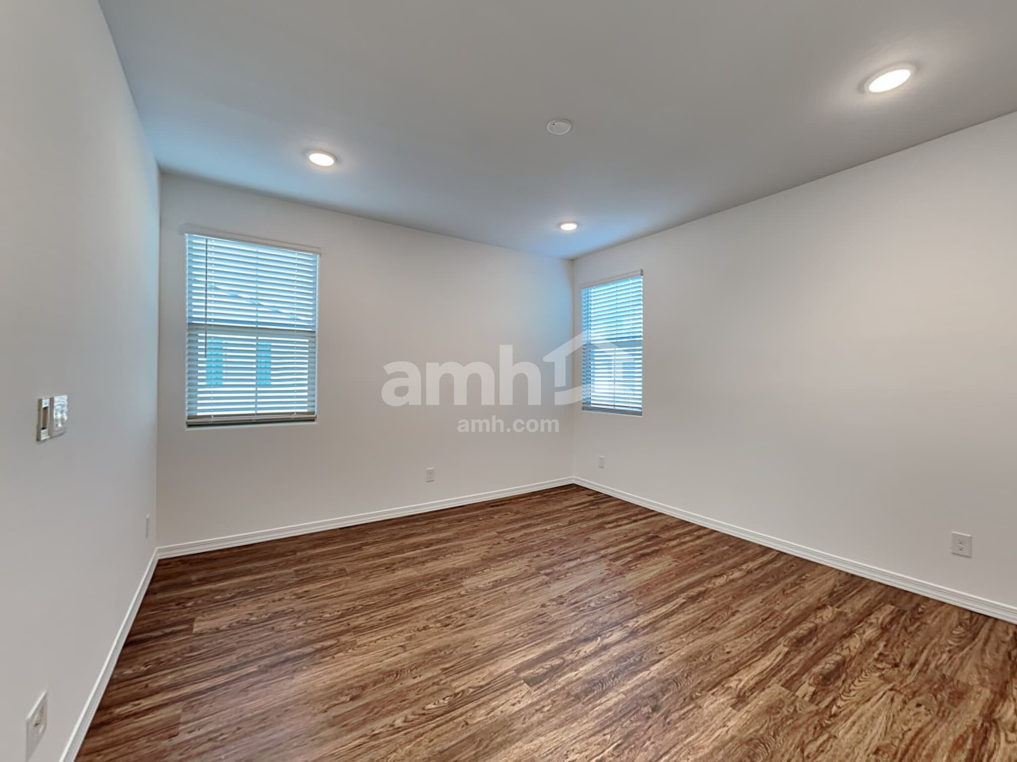 Building Photo - 881 S 150th Dr