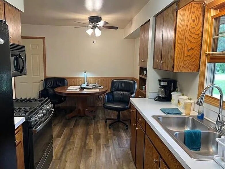 Building Photo - 10449 Mississippi Blvd NW