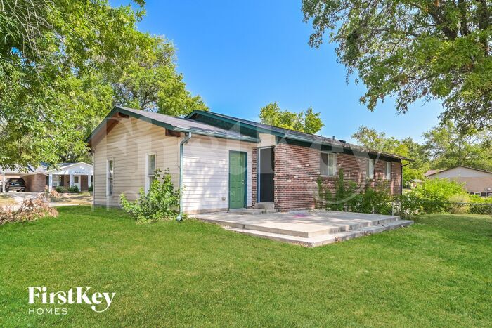 Building Photo - 2288 Kingsford Dr