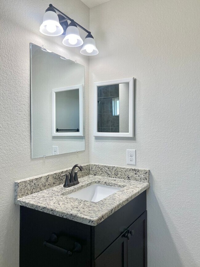Building Photo - Spacious Townhome with a Private Backyard & No Rear Neighbors!