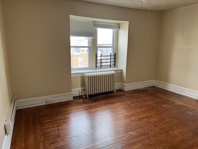 Building Photo - 718-718 Washington St