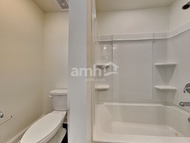 Building Photo - 909 Headland Wy