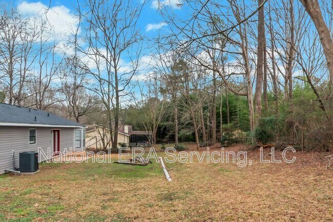 Building Photo - 321 Summerwood Ln