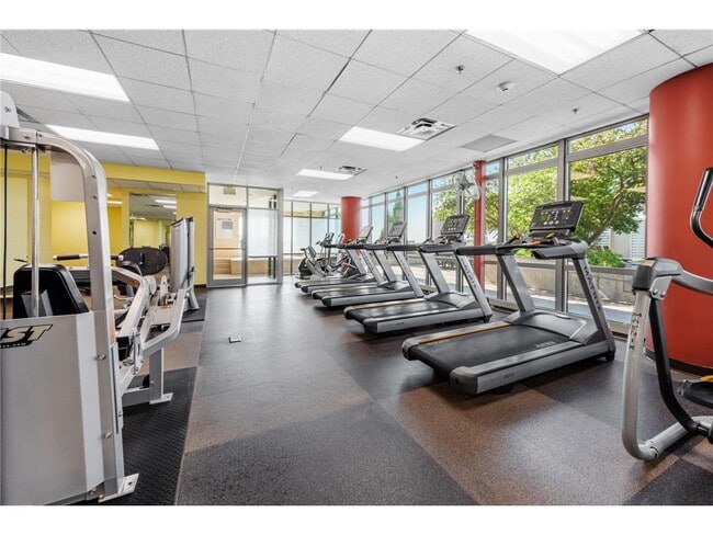 Building Photo - 929 Portland Ave