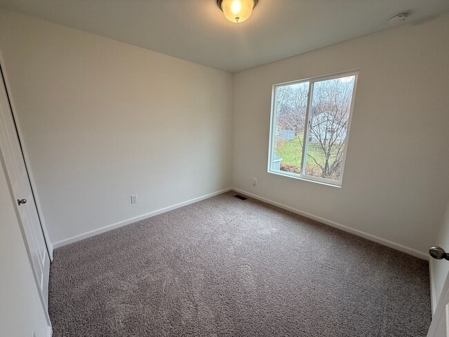 Building Photo - Modern 3-Bedroom Home with 1.5 Baths