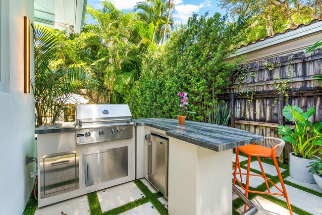 Building Photo - 4131 Lybyer Ave