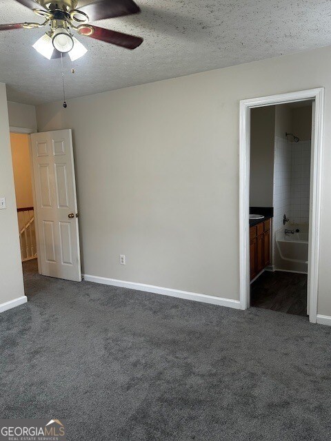 Building Photo - 5675 Hampton Ct