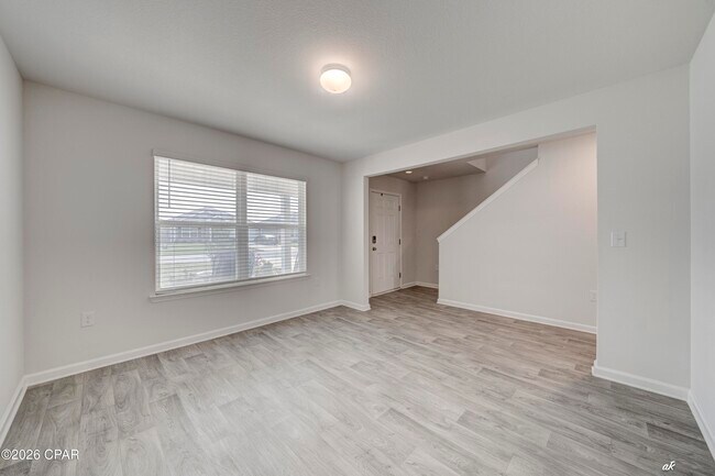 Building Photo - 4060 Silver Spur Rd