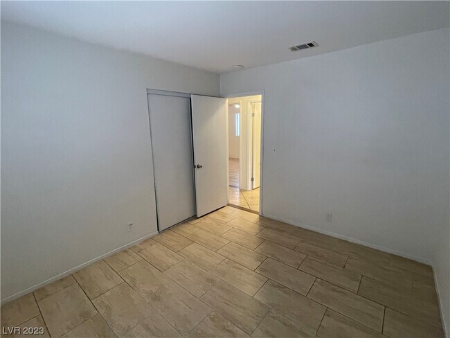Building Photo - 6405 W Roy Rogers Dr