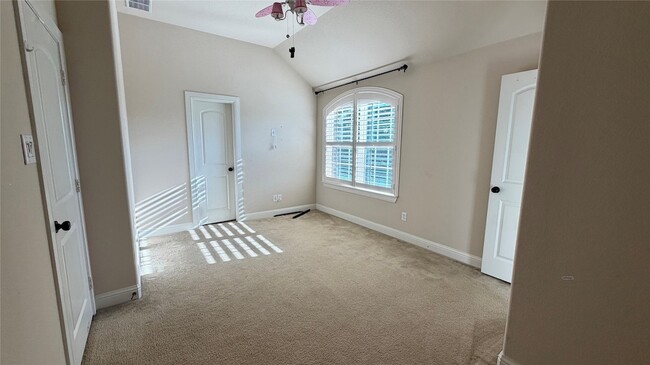 Building Photo - 6728 S Fork Dr