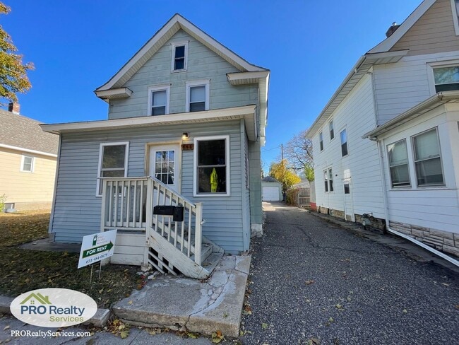 Building Photo - 3 Bedroom Plus Den Home