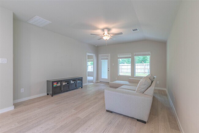 Building Photo - 1721 Succotash Oak Ct