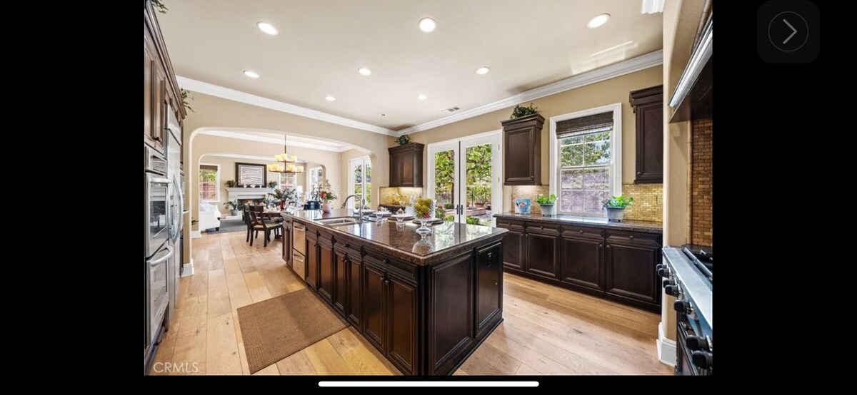 Building Photo - 19668-19663 Three Oaks Ln