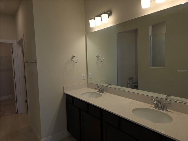 Building Photo - 15949 Winding Bluff Dr