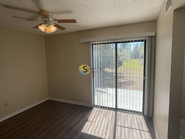 Building Photo - 8702 Bandera Cir S