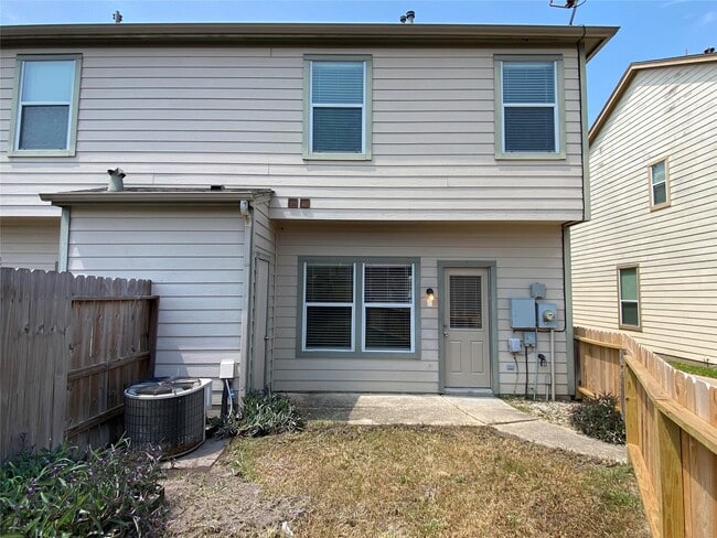 Building Photo - 29726 Sullivan Oaks Dr