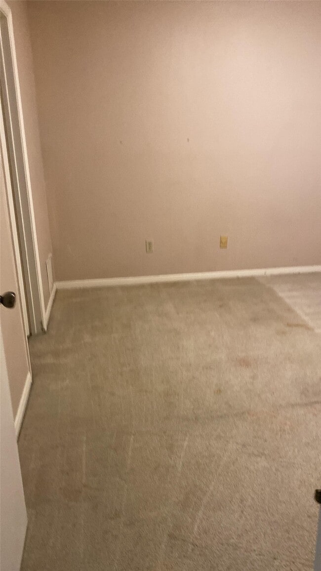 Building Photo - 11818 Plumbrook Dr