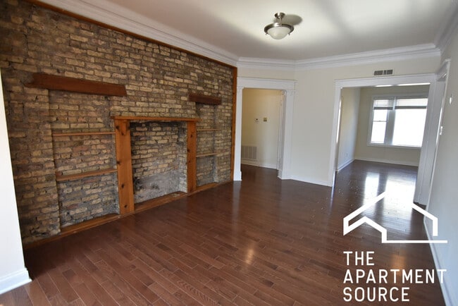 Building Photo - 3804 N Pine Grove Ave