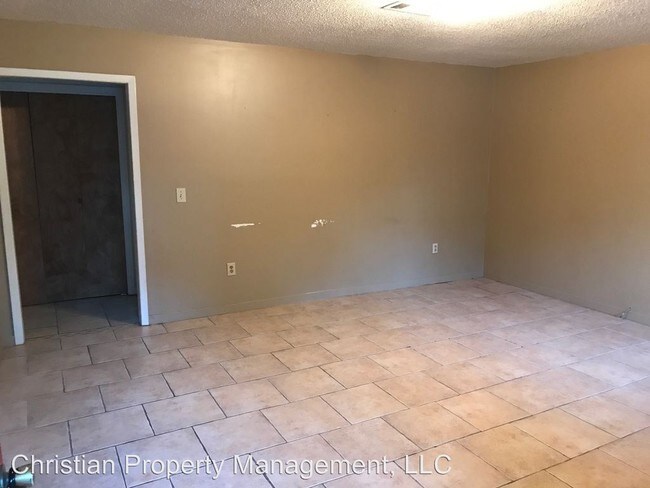 Building Photo - 2 br, 1.5 bath House - 760 Clearmont Drive