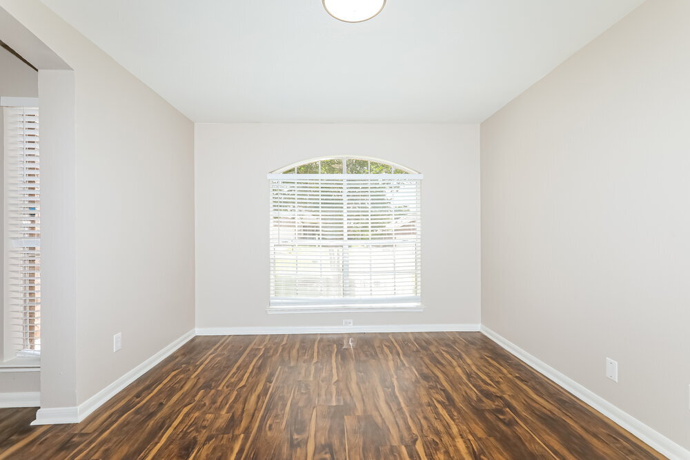 Building Photo - 10410 Enchanted