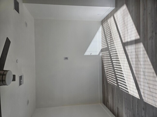 Building Photo - 283 S Roosevelt St