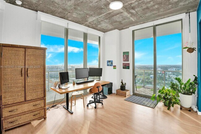 Primary Photo - 3470 E Coast Ave
