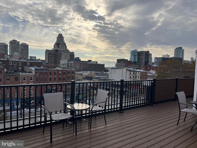 Building Photo - 102 Church St