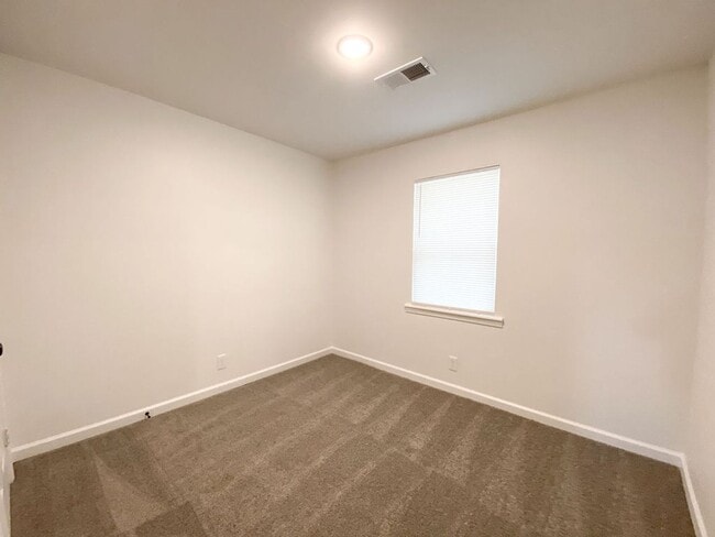 Building Photo - 4 bedroom, 2 bathroom in Southaven recentl...