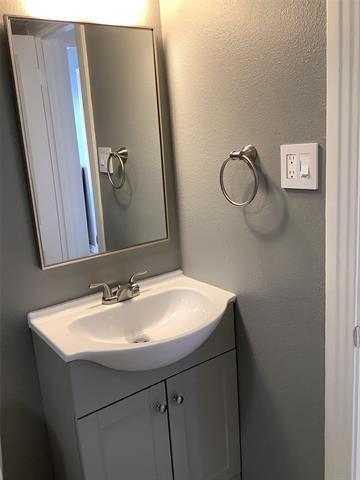 Building Photo - 213 Donald St