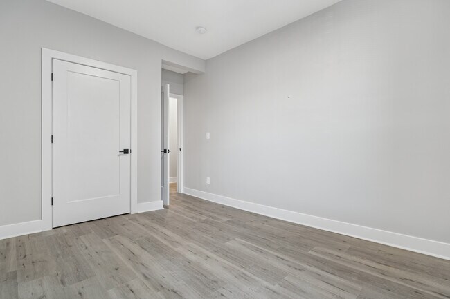 Building Photo - 324 Pacific Ave