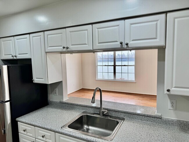 Building Photo - 34 Bergen Ridge Rd