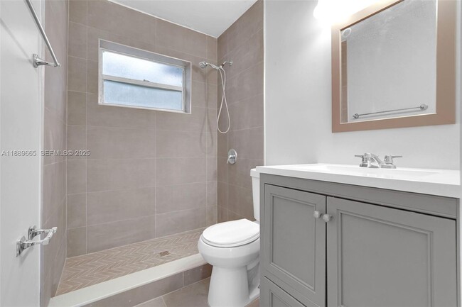 Building Photo - 746 SW 4th St