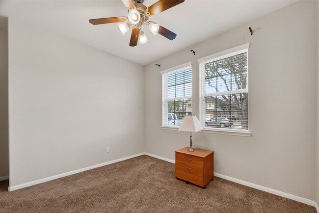 Building Photo - 4205 Graceland Dr