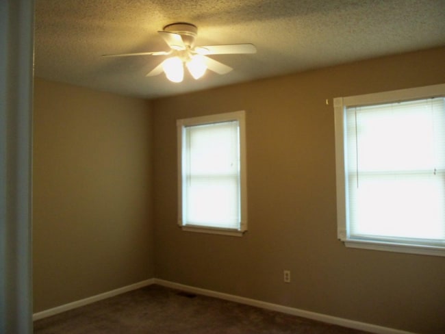 Building Photo - 1414 E Mart-Way Cir