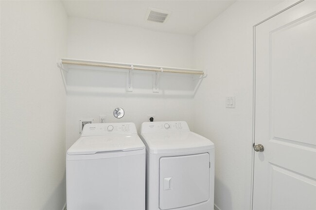 Building Photo - 16818 Great Highlands Dr