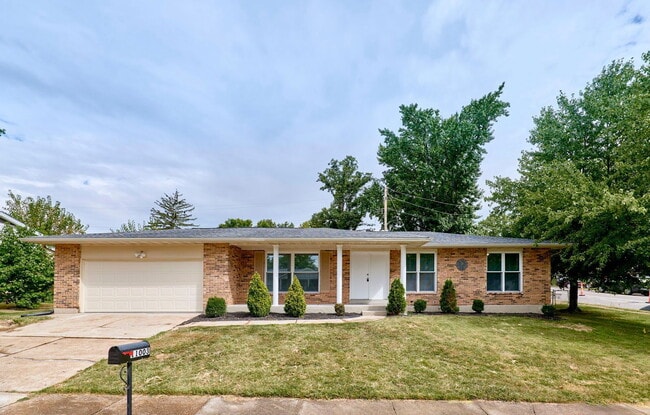 Building Photo - 11003 Fawnhaven Dr