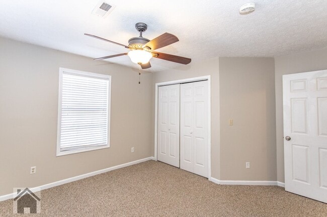 Building Photo - 105 Shara Dr