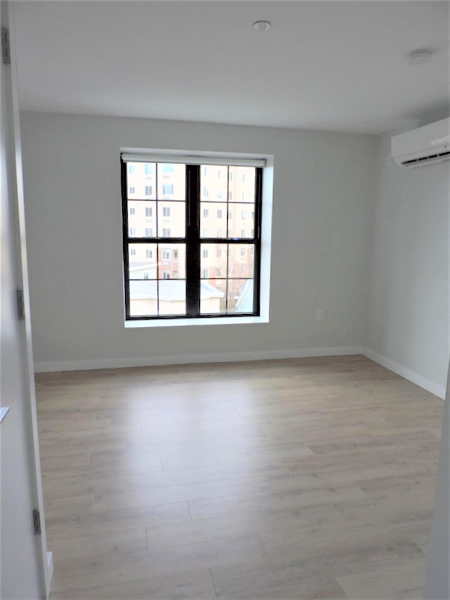 Building Photo - 9 Soden St